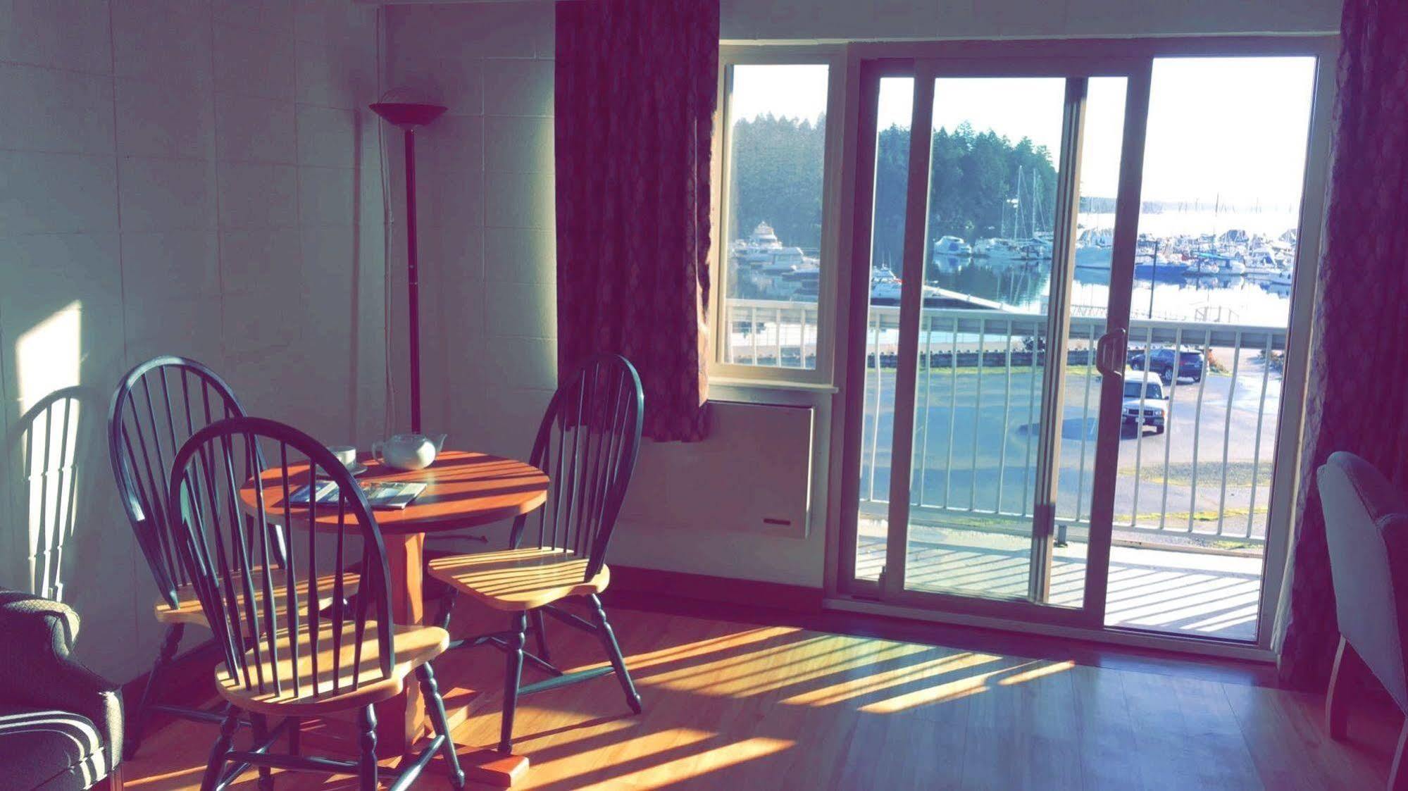 The Waterfront Suites And Marina Nanaimo Dış mekan fotoğraf