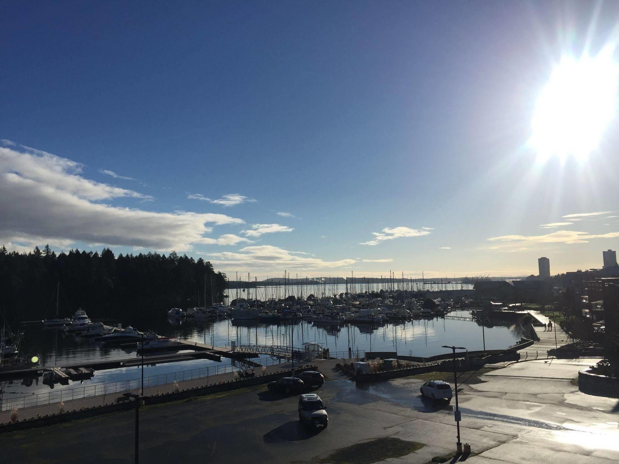 The Waterfront Suites And Marina Nanaimo Dış mekan fotoğraf