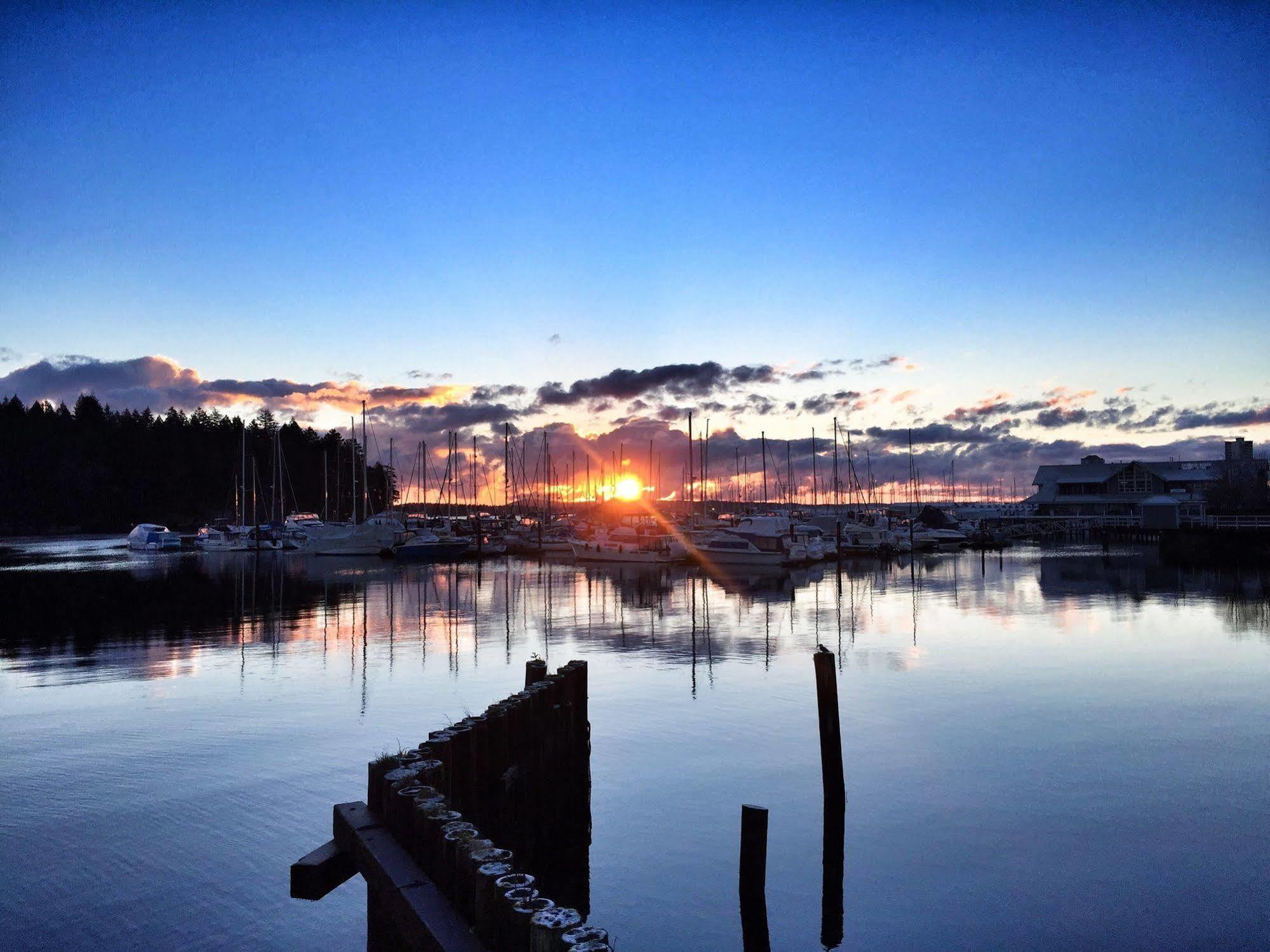 The Waterfront Suites And Marina Nanaimo Dış mekan fotoğraf